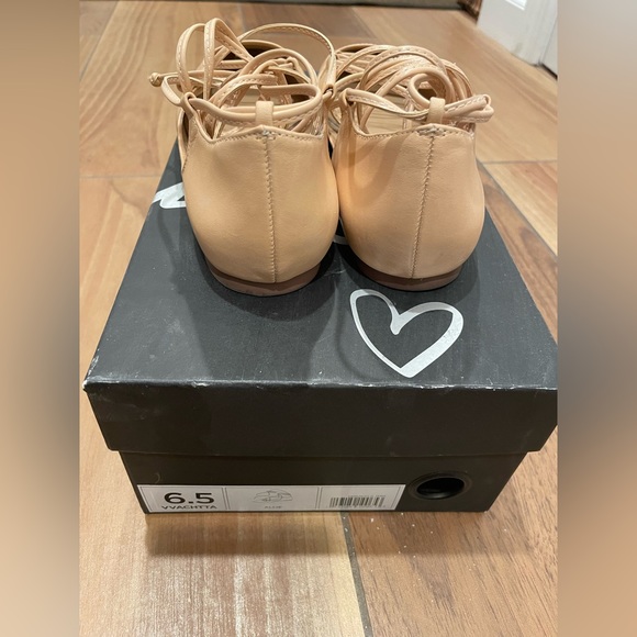 Banana Republic Women’s pointed toe ballerina flats with ankle straps - Picture 3 of 7